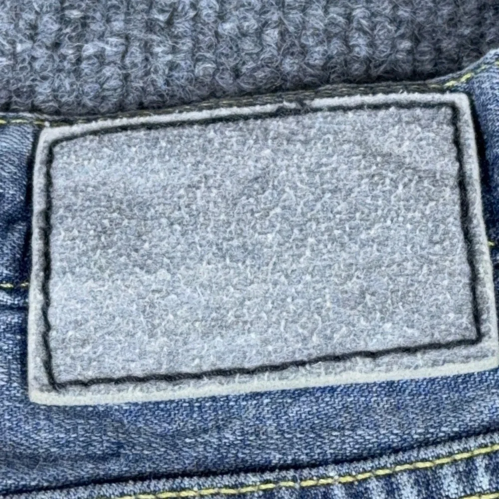 Levis small hole
